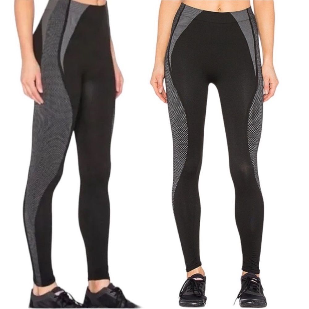 SPANX SEAMLESS CURVED LINES LEGGINGS SIZE LARGE